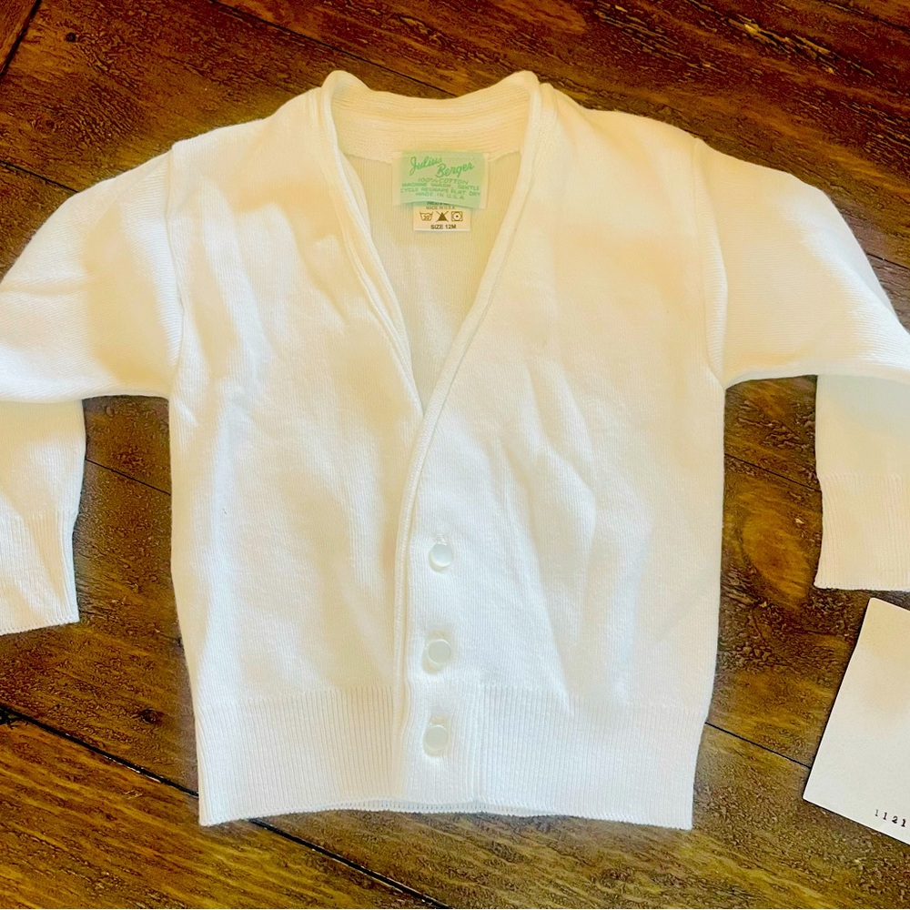 Julius Berger V-Neck Cardigan